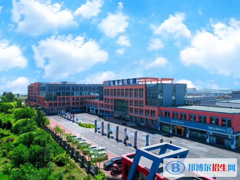 蘭州2023年讀計算機學(xué)校好還是高中好