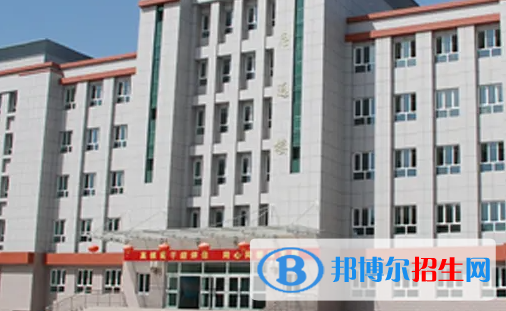 伊犁職業(yè)技術(shù)學(xué)院是大專(zhuān)還是中專(zhuān)(伊犁職業(yè)技術(shù)學(xué)院)