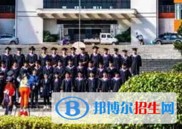 湖南高速鐵路職業(yè)技術(shù)學院是大專還是中專(湖南高速鐵路職業(yè)技術(shù)學院)