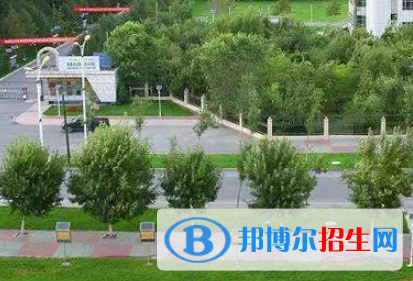 新疆師范高等專科學校是大專還是中專（新疆師范高等?？茖W校）