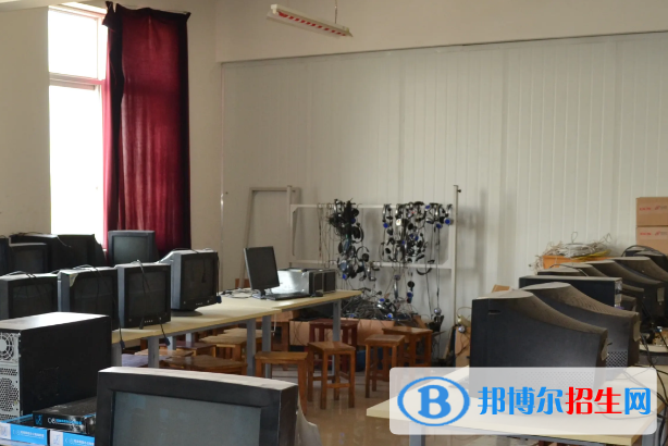重慶2023年什么叫中專學校