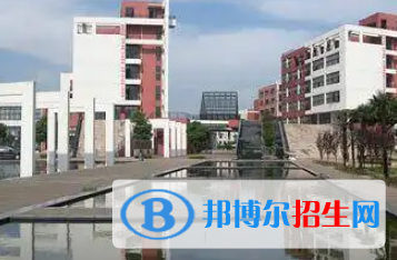 湖南工藝美術職業(yè)學院是大專還是中專（湖南工藝美術職業(yè)學院）