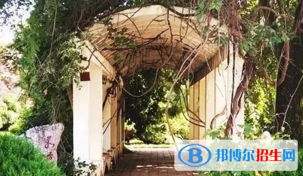 甘肅省慶陽第一中學(xué)2023年學(xué)費(fèi)、收費(fèi)多少 
