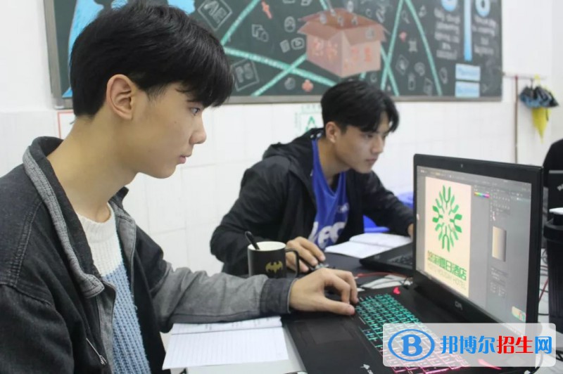 四川2023年讀計算機學(xué)校好還是高中