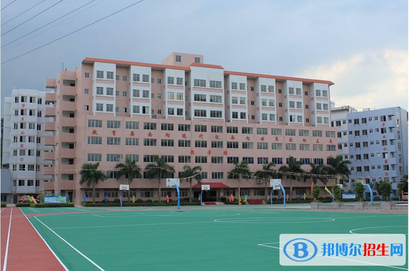 四川2023年上計(jì)算機(jī)學(xué)校好