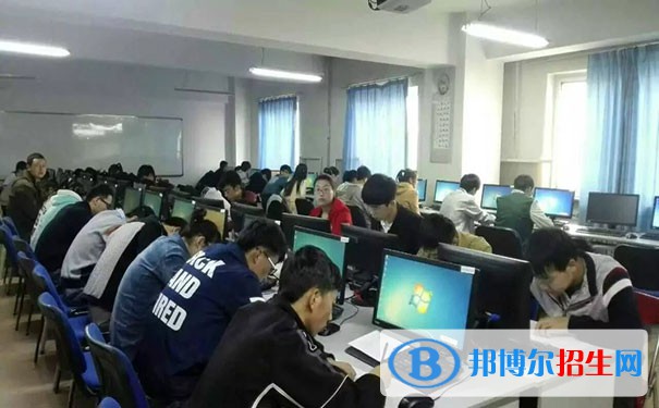蘭州2023年讀計(jì)算機(jī)學(xué)校要分?jǐn)?shù)嗎