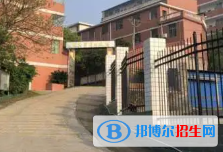新邵縣護(hù)理學(xué)校是大專還是中專(新邵縣護(hù)理學(xué)校 )