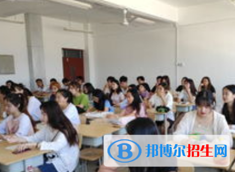 服裝與服飾設(shè)計(jì)專(zhuān)業(yè)好嗎?