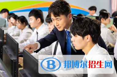四川2023年女生學(xué)計算機學(xué)校