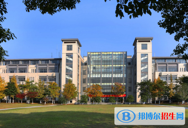 2022中國輕工類大學排名(校友會)