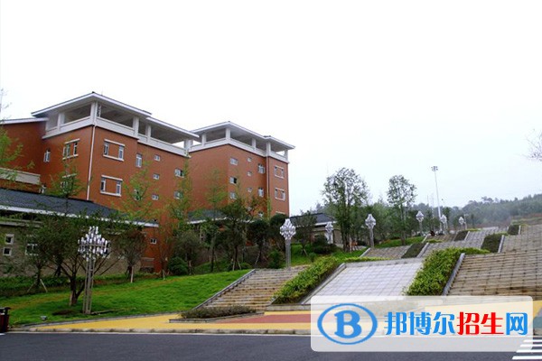 四川中醫(yī)藥高等?？茖W(xué)校單招2023年學(xué)費(fèi)是多少