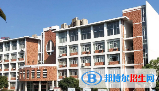余江區(qū)云錦高級中學(xué)、桃李中學(xué)2022錄取分?jǐn)?shù)線（2023參考）