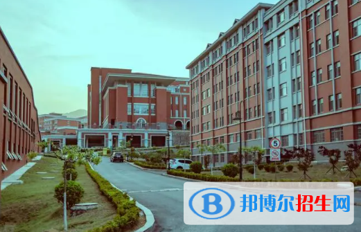 大連藝術(shù)學(xué)院是不是雙一流大學(xué)嗎？
