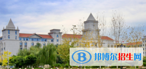 成都錦城學(xué)院是不是雙一流大學(xué)嗎？