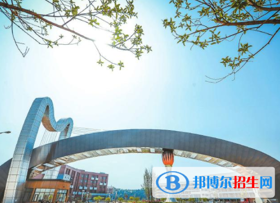 四川文化藝術學院是不是雙一流大學嗎？