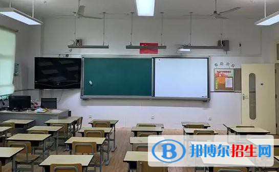 重慶2023年沒有畢業(yè)證可以讀中專學(xué)校嗎