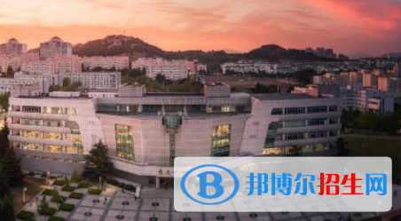 青島大學(xué)是不是雙一流大學(xué)嗎？