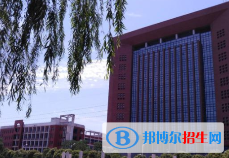河南科技學(xué)院是不是雙一流大學(xué)嗎？