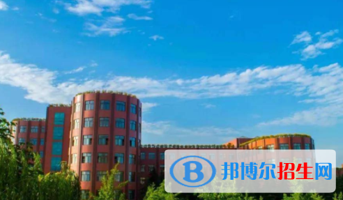 西京學院是不是雙一流大學嗎？
