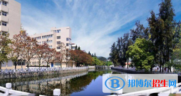 福州大學(xué)至誠學(xué)院是不是雙一流大學(xué)？