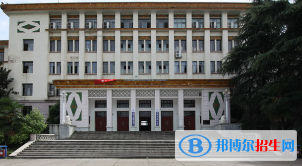南華大學(xué)船山學(xué)院是不是雙一流大學(xué)？