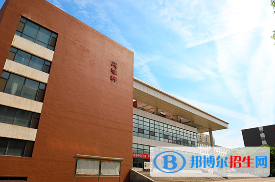 2022中國(guó)中部地區(qū)職業(yè)技術(shù)大學(xué)排名(校友會(huì))