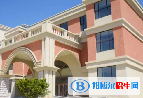 大連工業(yè)大學(xué)藝術(shù)與信息工程學(xué)院是不是雙一流大學(xué)？