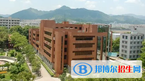 景德鎮(zhèn)藝術職業(yè)大學是不是985大學?