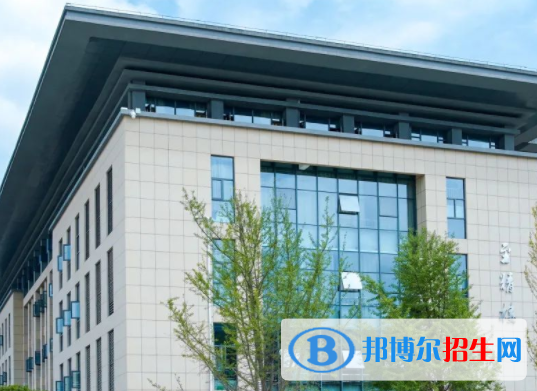 湖北恩施學(xué)院是不是雙一流大學(xué)？