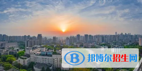 重慶工商大學是不是雙一流大學？