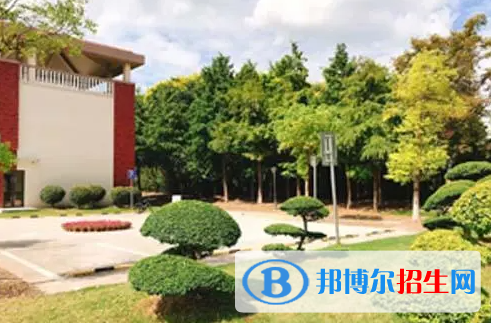 上海天華英澳美國際學(xué)?？孔V嗎2