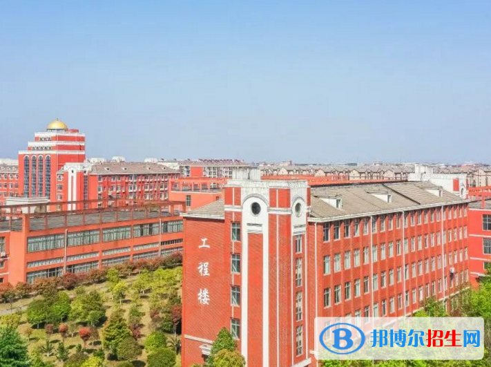 南昌職業(yè)大學(xué)是不是985大學(xué)？