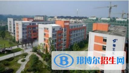 四川2023年職高和鐵路學校有哪些區(qū)別