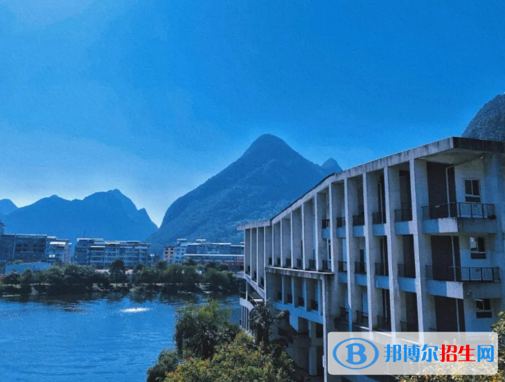 桂林信息科技學院是不是985大學？