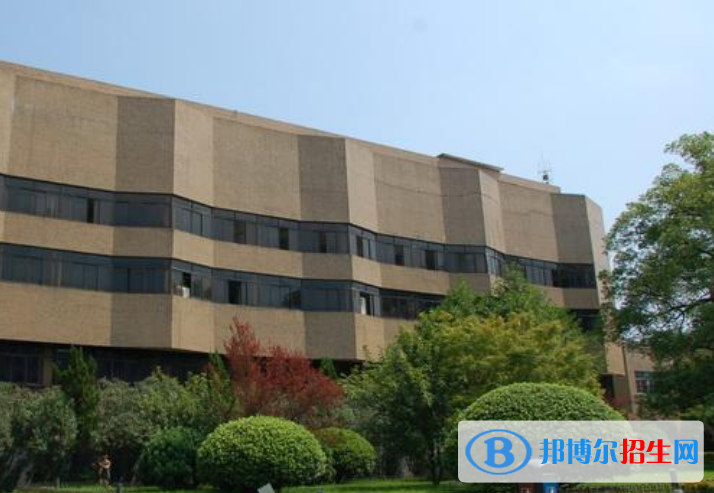景德鎮(zhèn)藝術(shù)職業(yè)大學(xué)是不是雙一流大學(xué)？ 