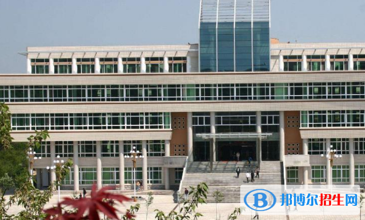 信陽學(xué)院是不是雙一流大學(xué)？