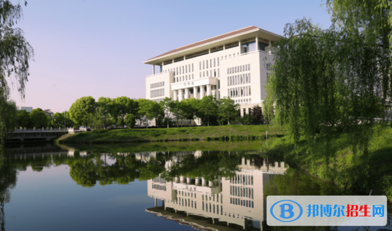 金陵科技學(xué)院是不是雙一流大學(xué)？