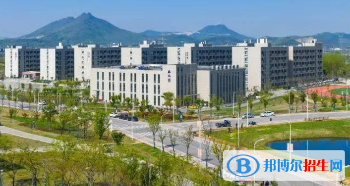 江蘇大學京江學院是不是雙一流大學？