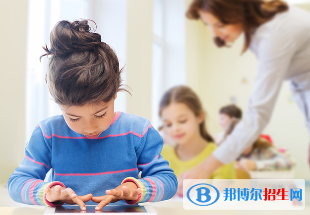 2023女生就業(yè)前景最好的十大熱門專業(yè)！