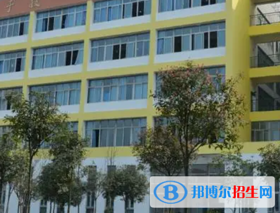 四川省崇州市職業(yè)中專學(xué)校2023年學(xué)費(fèi)、收費(fèi)多少 