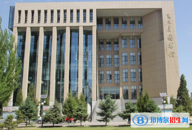 呼和浩特民族學(xué)院是幾本？是985和211嗎？