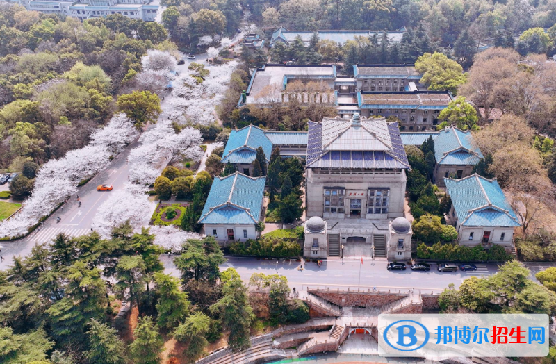 國內(nèi)十大最美大學(xué)校園排名