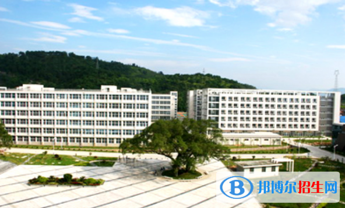 福建農(nóng)林大學(xué)金山學(xué)院是幾本？是985和211嗎？
