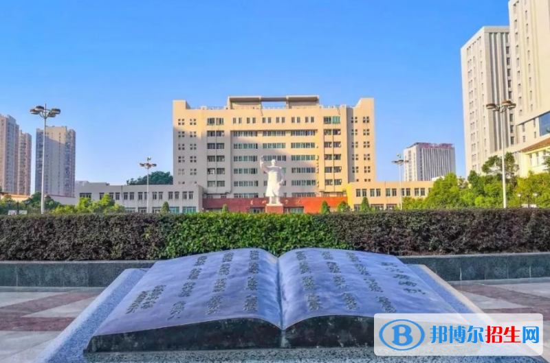 天津醫(yī)科大學(xué)臨床醫(yī)學(xué)院是幾本？是985和211嗎？