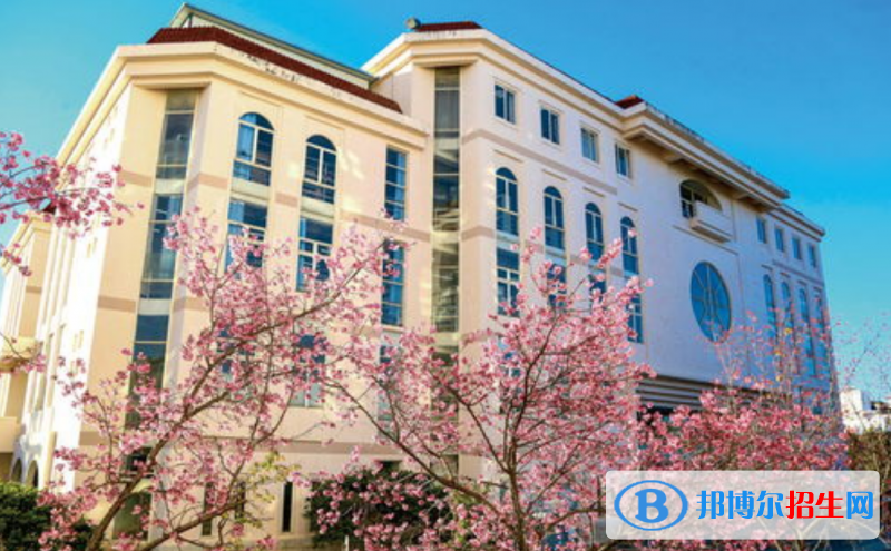 云南大學(xué)滇池學(xué)院是幾本？是985和211嗎？