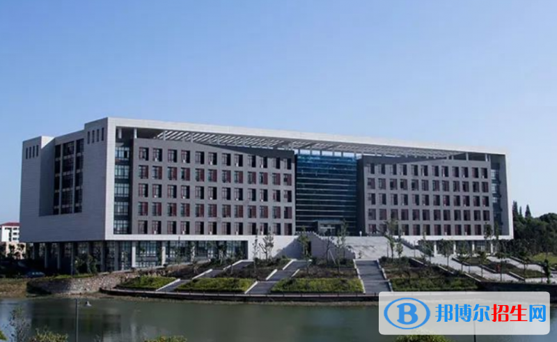 安徽工業(yè)大學(xué)是幾本？是985和211嗎？