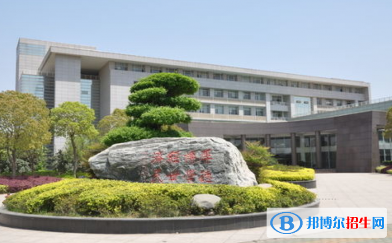 湖北經(jīng)濟(jì)學(xué)院是幾本？是985和211嗎？