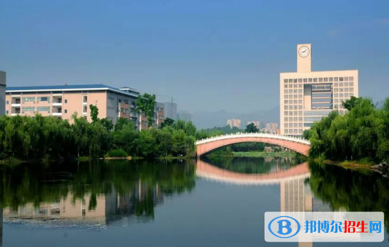 重慶師范大學(xué)是幾本？是985和211嗎？