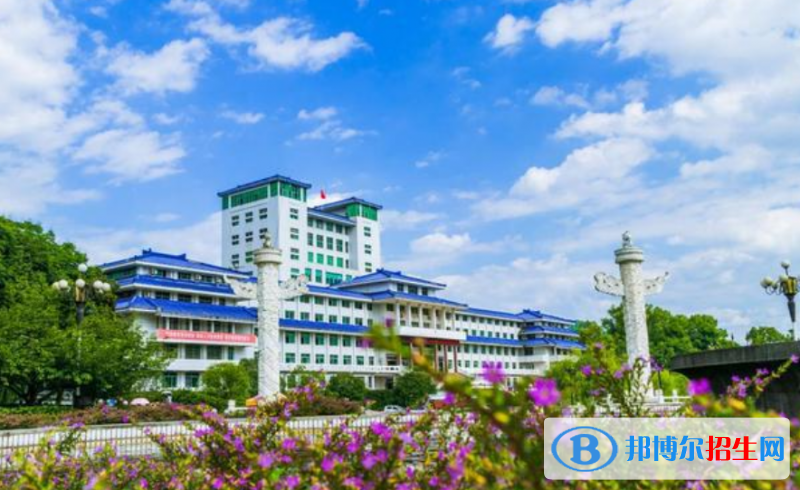 湖北民族大學是幾本？是985和211嗎？