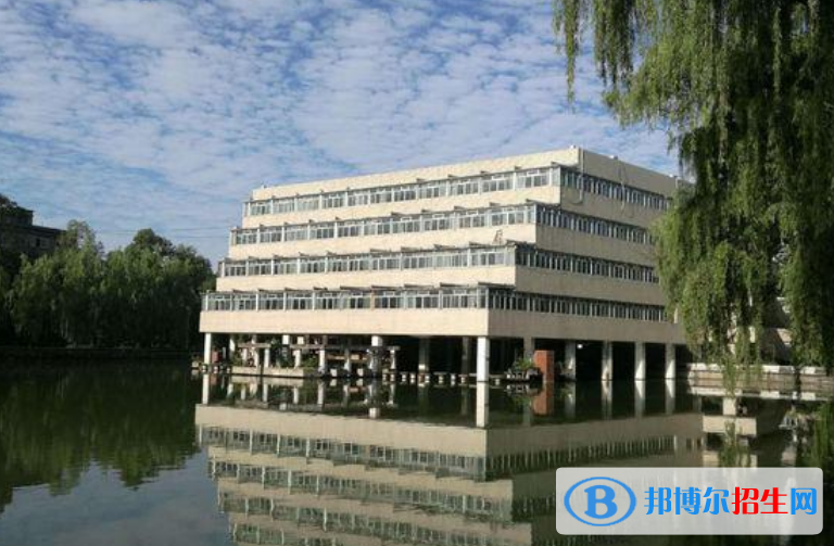 成都理工大學(xué)是幾本？是985和211嗎？